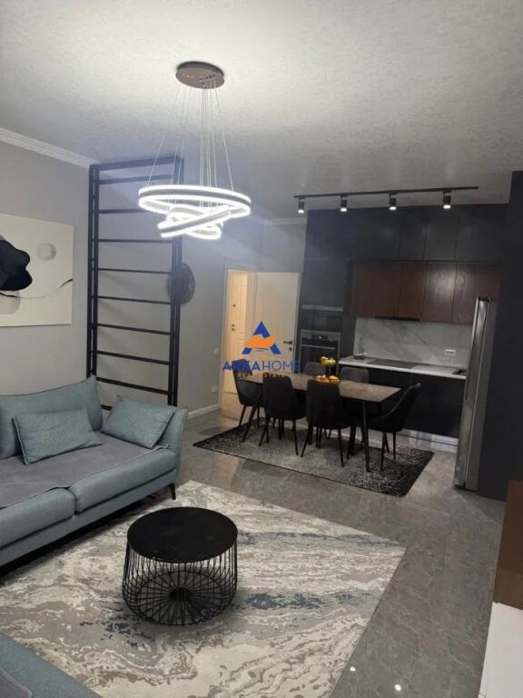 JEPET APARTAMENT 2+1+BALLKON ME QERA " TEK NATYRA E QETË, TIRANË " 700 EURO