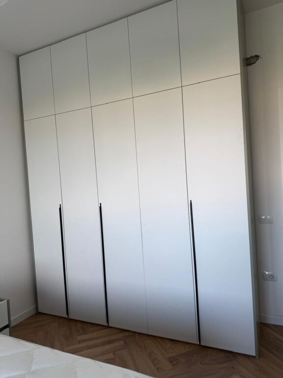 Jepet me qera apartament 1+1 + post parkimi tek Golden Park