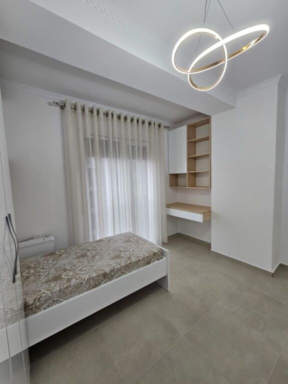 Apartament 2+1+ 2 per qera Astir Vila L 2 !