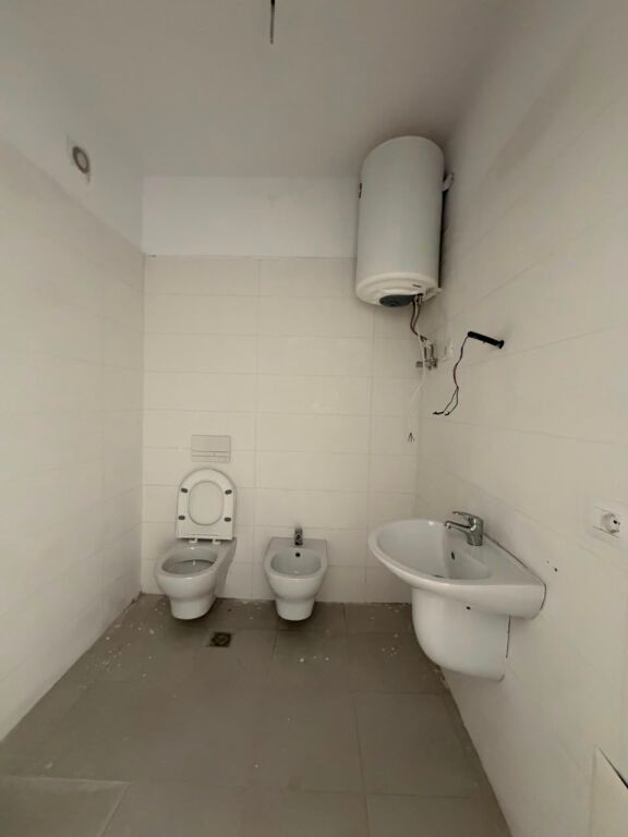 Apartament 2+1 + Parkim me qira në Univers City