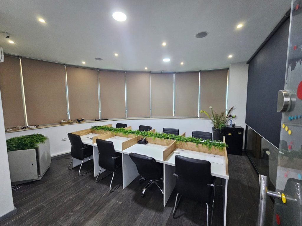 LOCALE COMMERCIALE / UFFICIO IN AFFITTO PRESSO IL COMPLESSO DELIJORGJI 200m2
