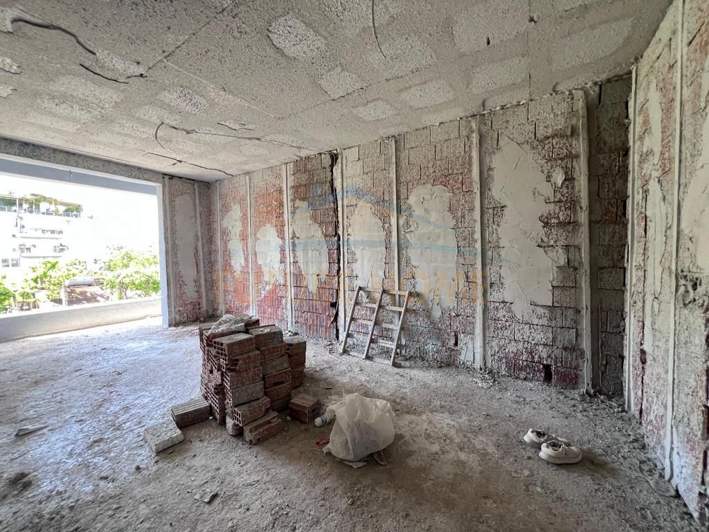 Shitet, Apartament 2+1+2, Ali Demi, Tiranë.