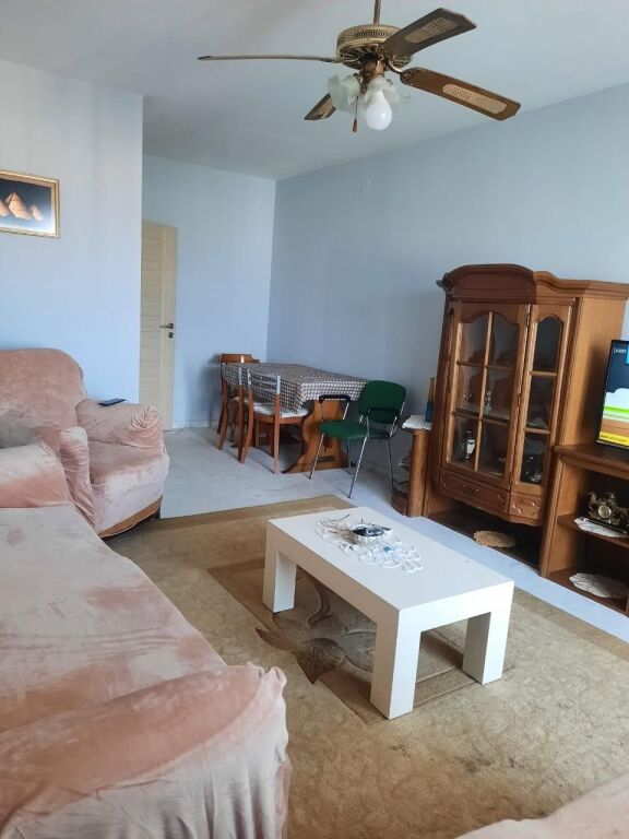 Jepet me qera Apartament 2+1  me qera tek Rr. Dritan Hoxha