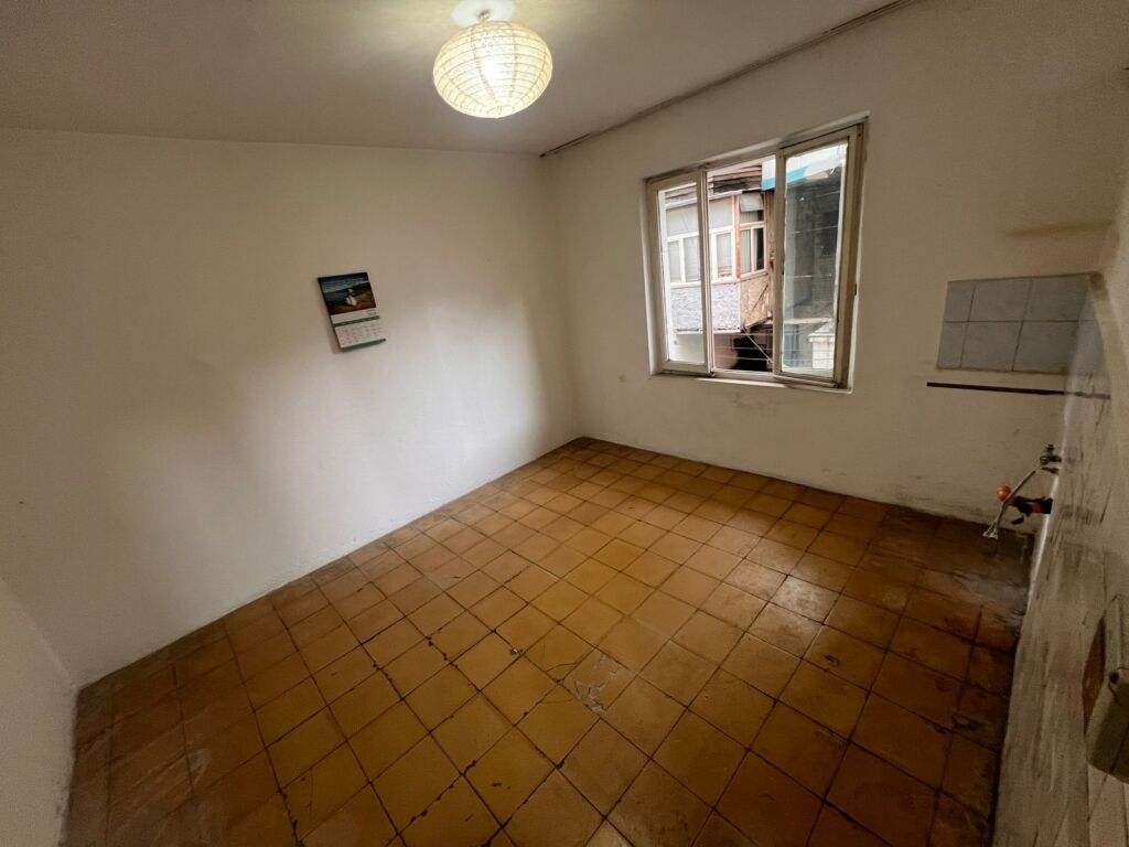 Apartment 1+1 for sale near Report TV/ Frosina Plaku Street