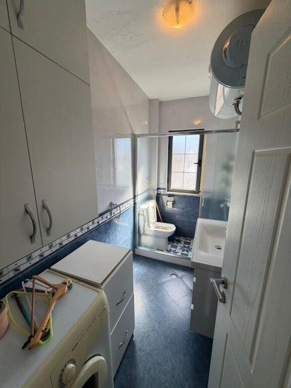 📣 Jepet me Qira Apartament 2+1📍 Ndodhet te Rruga Fortuzi, pranë qendrës💶 Çmimi: 600 € / muaj