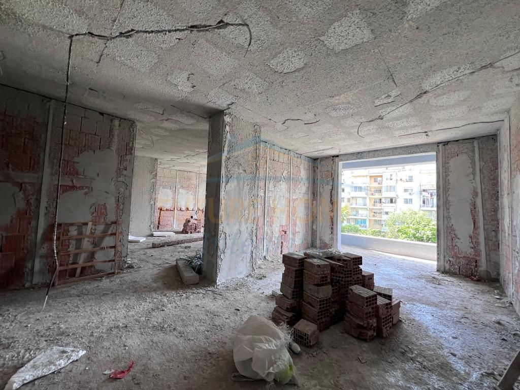 Shitet, Apartament 2+1+2, Ali Demi, Tiranë.