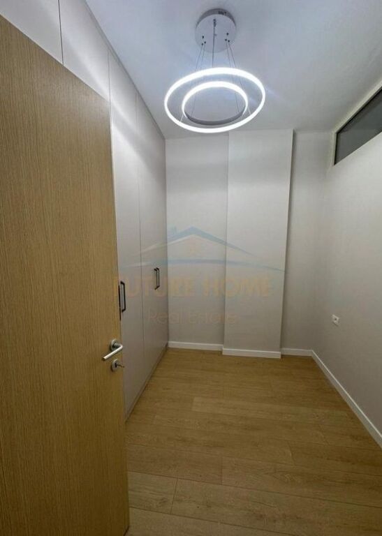Shitet, Apartament 2+1, Fresk, Tirane​