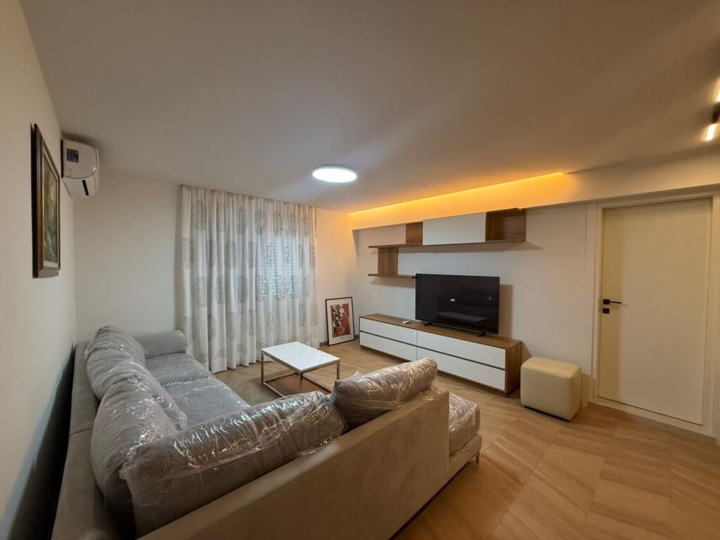 Apartament 1+1 I Ristauruar nga E para Perball Petro Nini