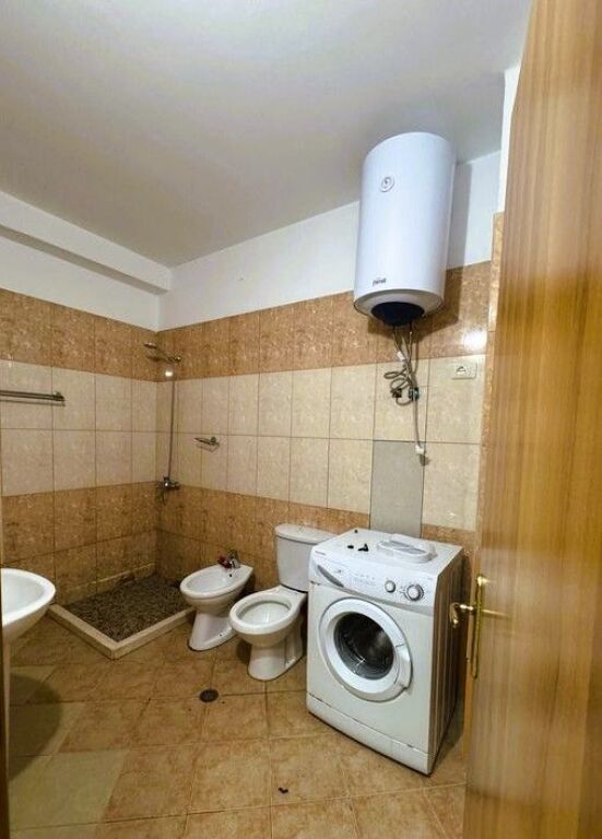 Vendesi in vendita 2+1 ad Astir !