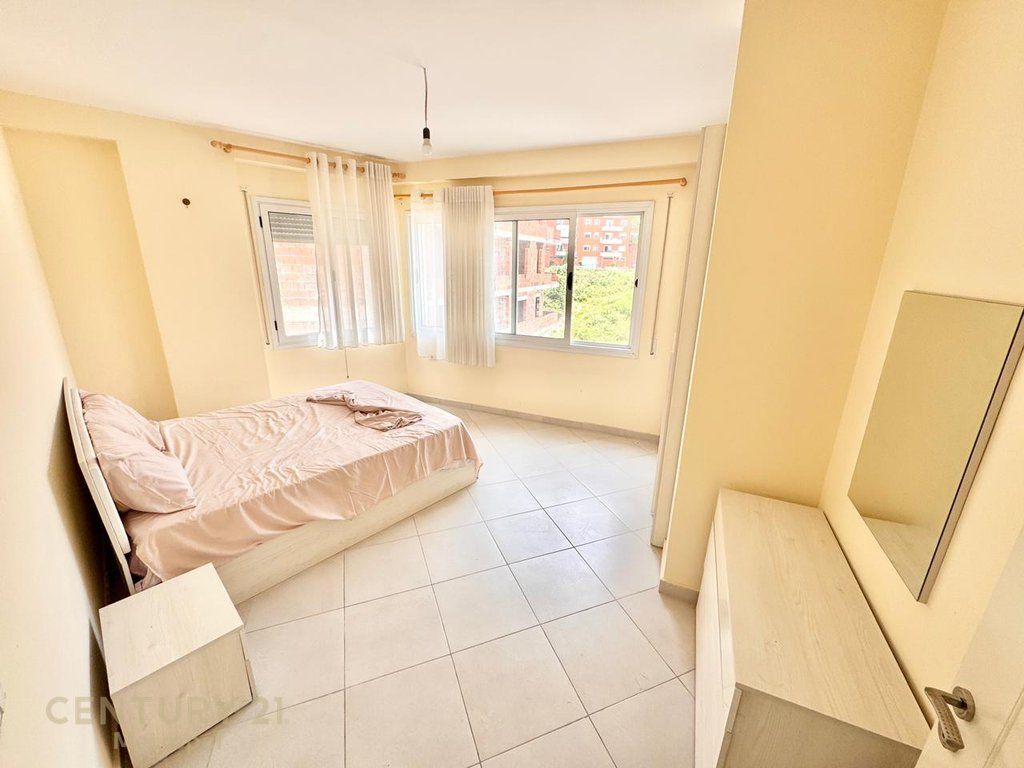 Apartament 2+1 per shitje mbi Kopshtin Botanik te Xhamia e Selites