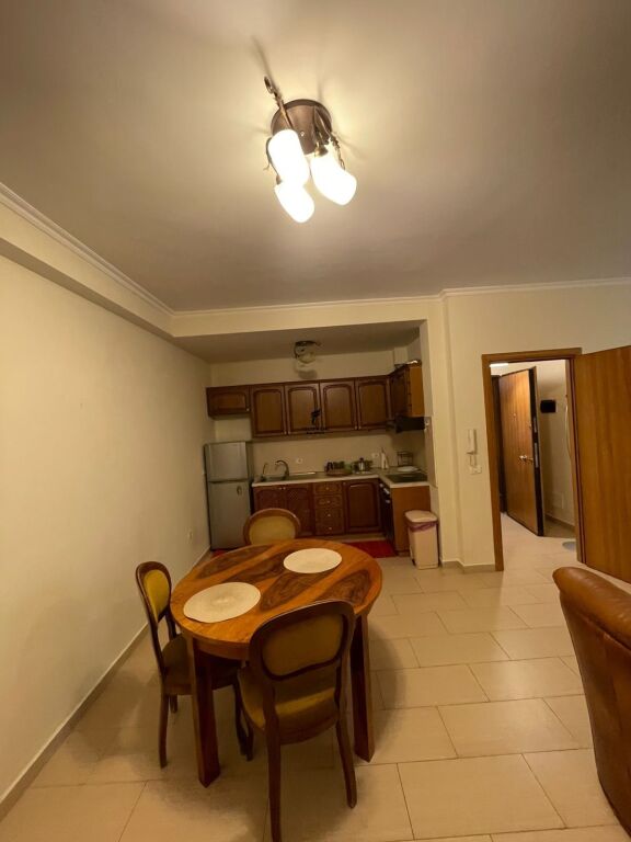 APARTAMENT ME QERA 2+1 PAZARI I RI 60.000 LEKE FH-77676