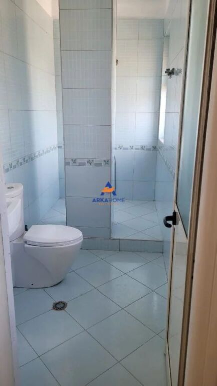AFFITTASI APPARTAMENTO 3+1+3 CON VERANDA " VIA VIOLETA MANUSHI " 631 EURO