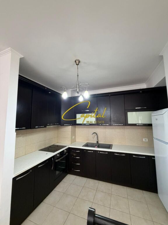 APARTAMENT ME QIRA 2+1 KOMPLEKSI FRATARI 45.000 LEKE