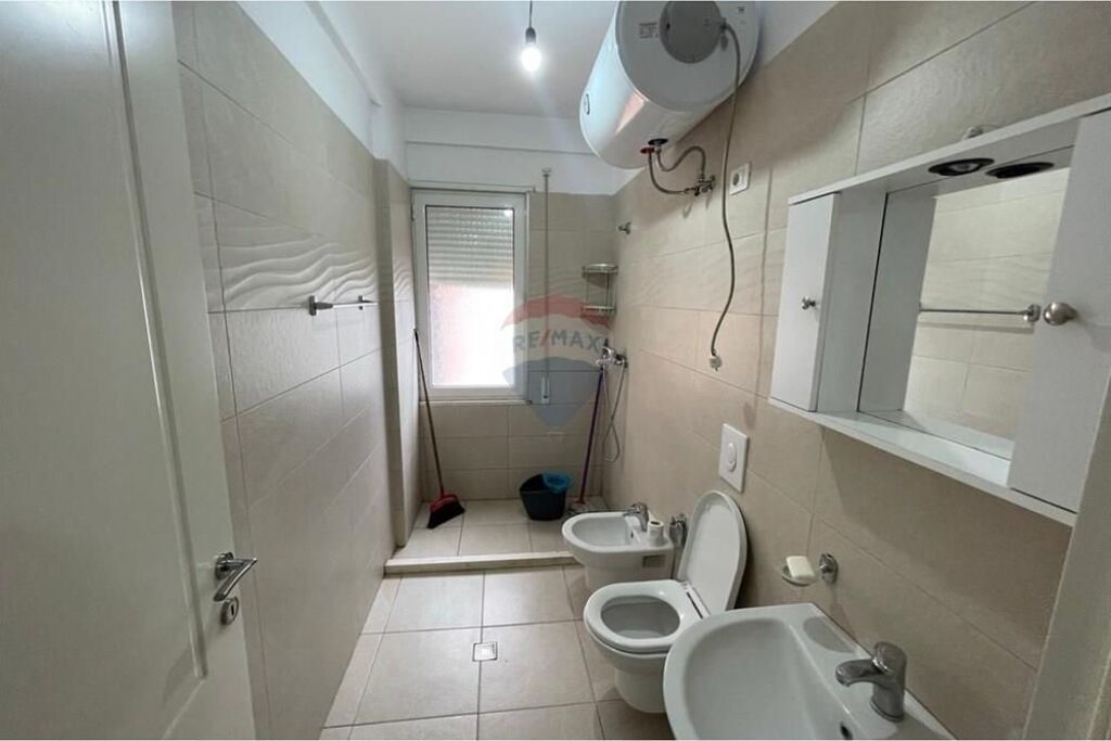 Apartament 1+1 per shitje Hotel Gjermania Durres
