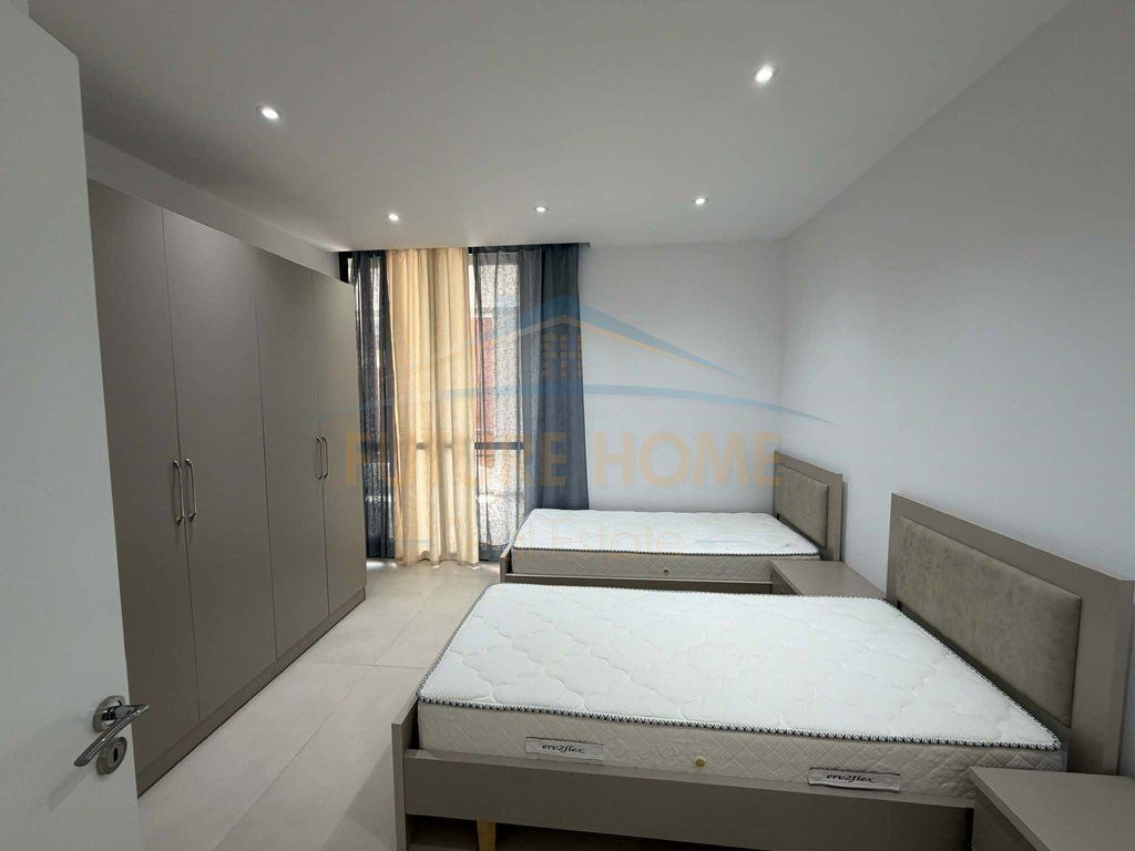 jap qeramapartament 2+1+2,21 dhjetori