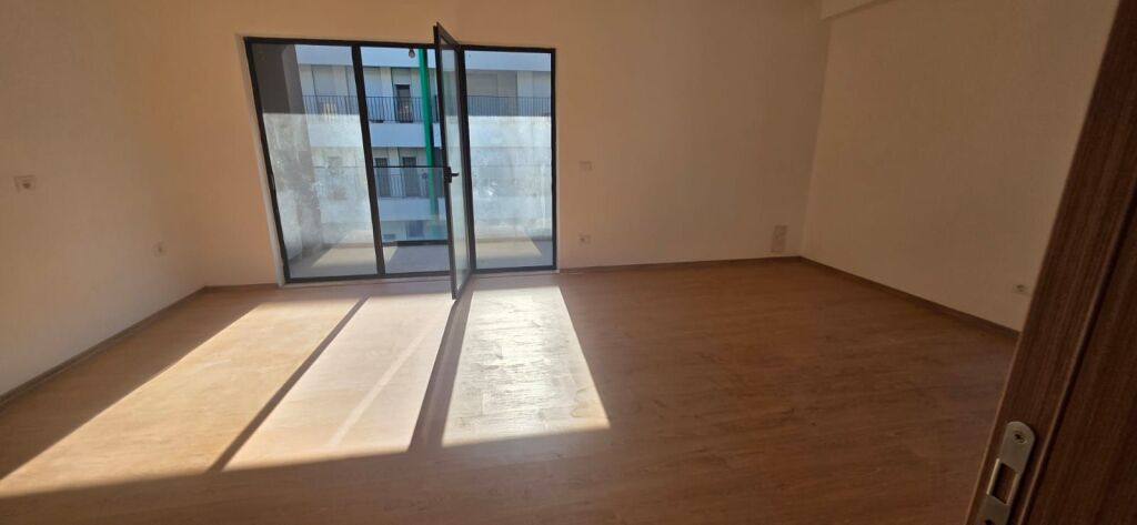 Shitet Apartament 2+1+2 te Rr. 5 maj/ ne fund te 5 majit

