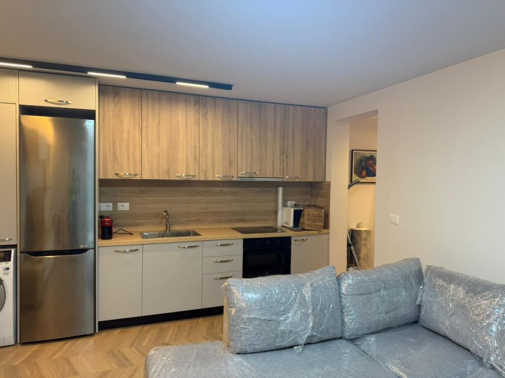 Apartament 1+1 I Ristauruar nga E para Perball Petro Nini