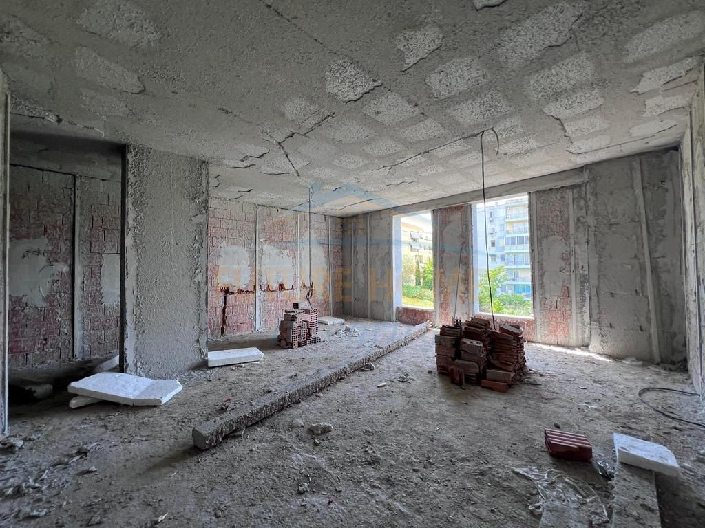 Shitet, Apartament 2+1+2, Ali Demi, Tiranë.