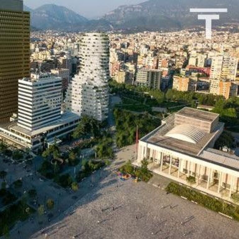IN VENDITA, APPARTAMENTO 3+1, EDIFICIO SKANDERBEG, CENTRO, TIRANA