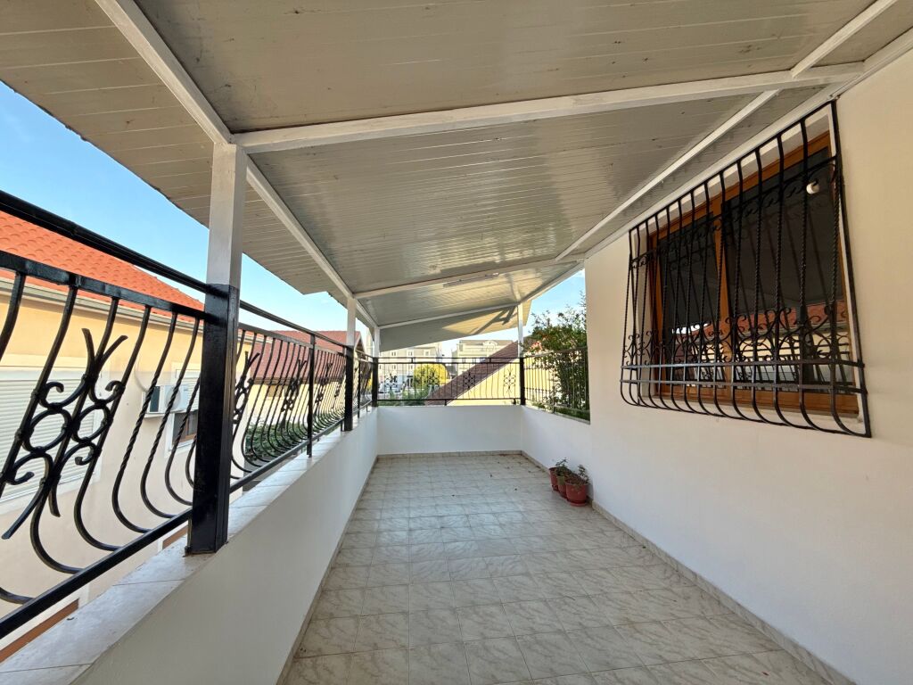HOUSE FOR SALE TWO FLOORS