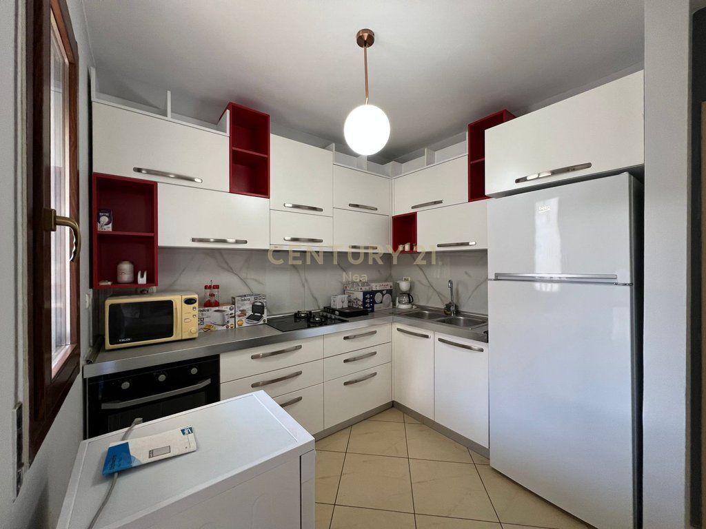 Appartamento 2+1+2 più posto auto in affitto presso il Giardino Botanico! 650 € /Mese