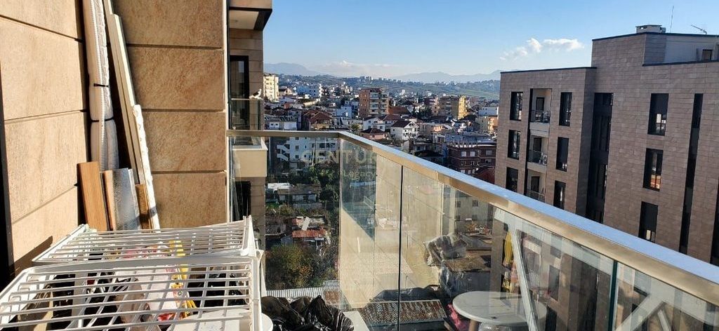 Affittasi appartamento 2+1 a PORCELAN