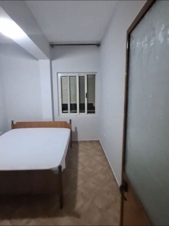 APARTMENT 1+1. 40000 LEKE.MISTO MAME
