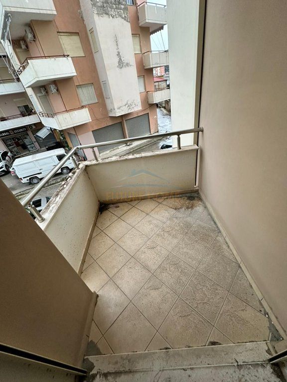 Shitet, Apartament 2+1+2,Lungomare, Vlorë.