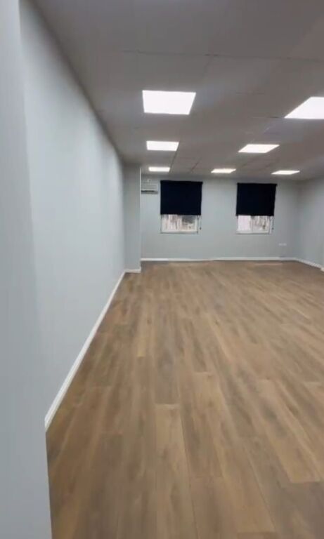 🏢 Zyrë me Qira në Qendër të Tiranës – Përballë Toptanit