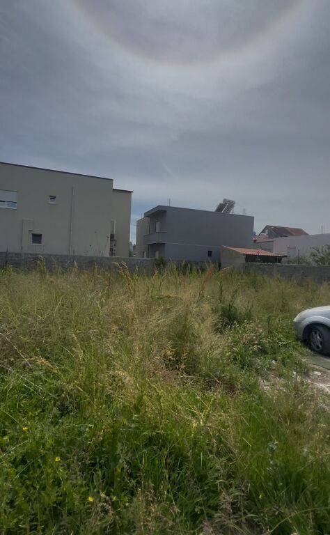 Shitet Toke ne Yrshek/ Pas Nova Home