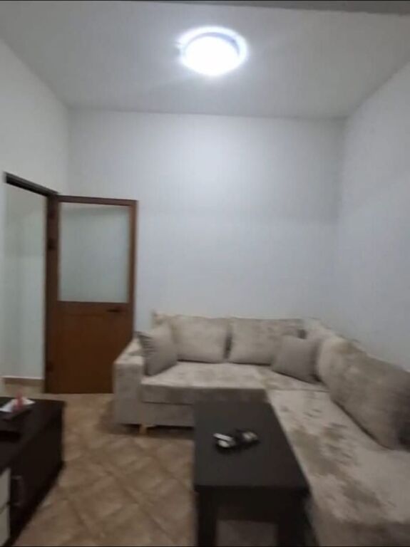 APARTMENT 1+1. 40000 LEKE.MISTO MAME