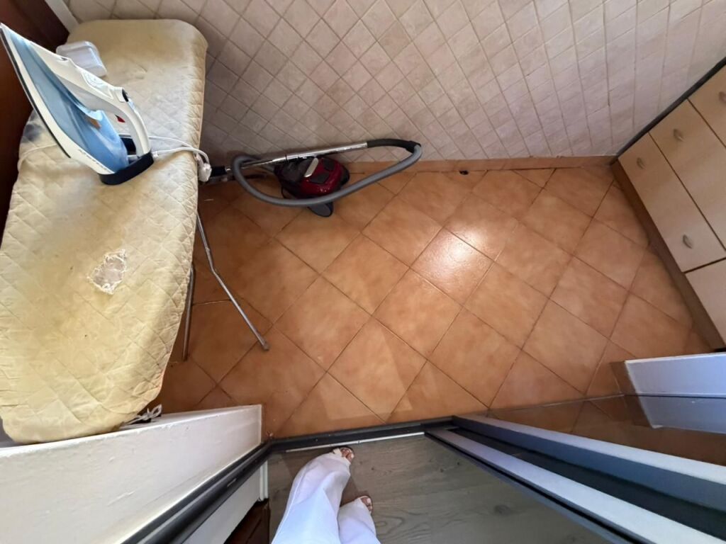 📣 Jepet me Qira Apartament 2+1📍 Ndodhet te Rruga Fortuzi, pranë qendrës💶 Çmimi: 600 € / muaj