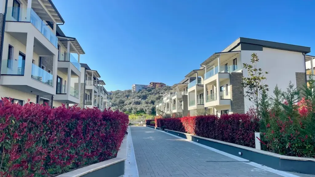 📍Vile Rezidenca Grey Stone – Liqeni i Thatë