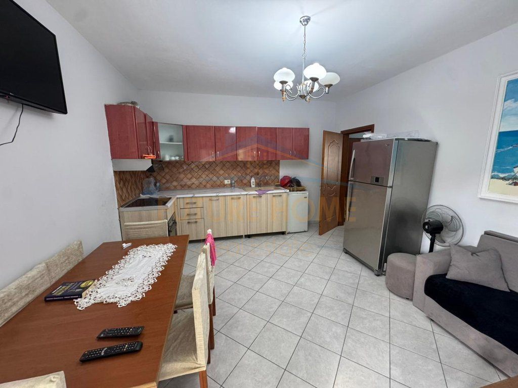 For sale, apartment 2+1+3 balconies, Qerret, Kavaje
