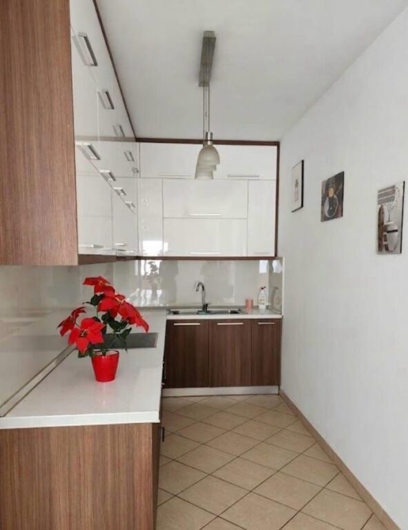 Qera | Apartament 2 + 1 | Stacioni i Trenit | 550 €/muaj