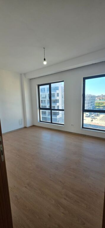 Shitet Apartament 2+1+2 te Rr. 5 maj/ ne fund te 5 majit
