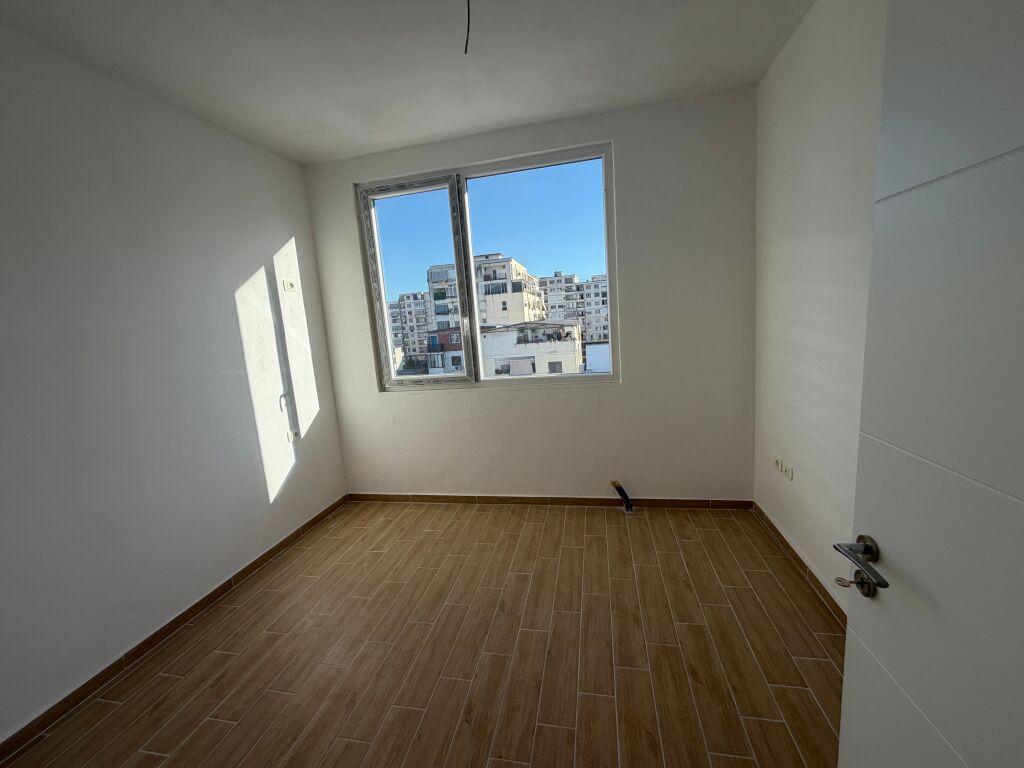 Shitet 2+1,afer urban gate astir,142.500 leke,jo kredi