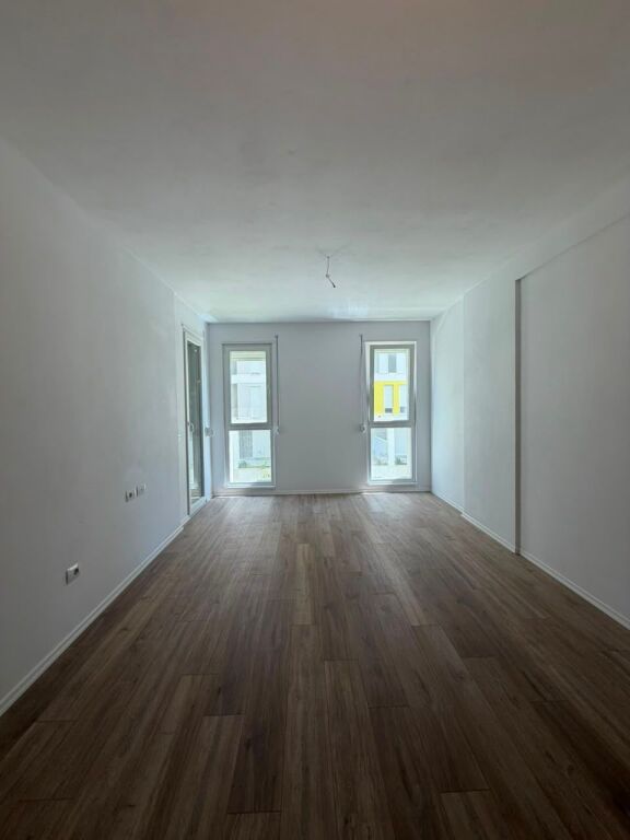 Apartament 2+1 + Parkim me qira në Univers City