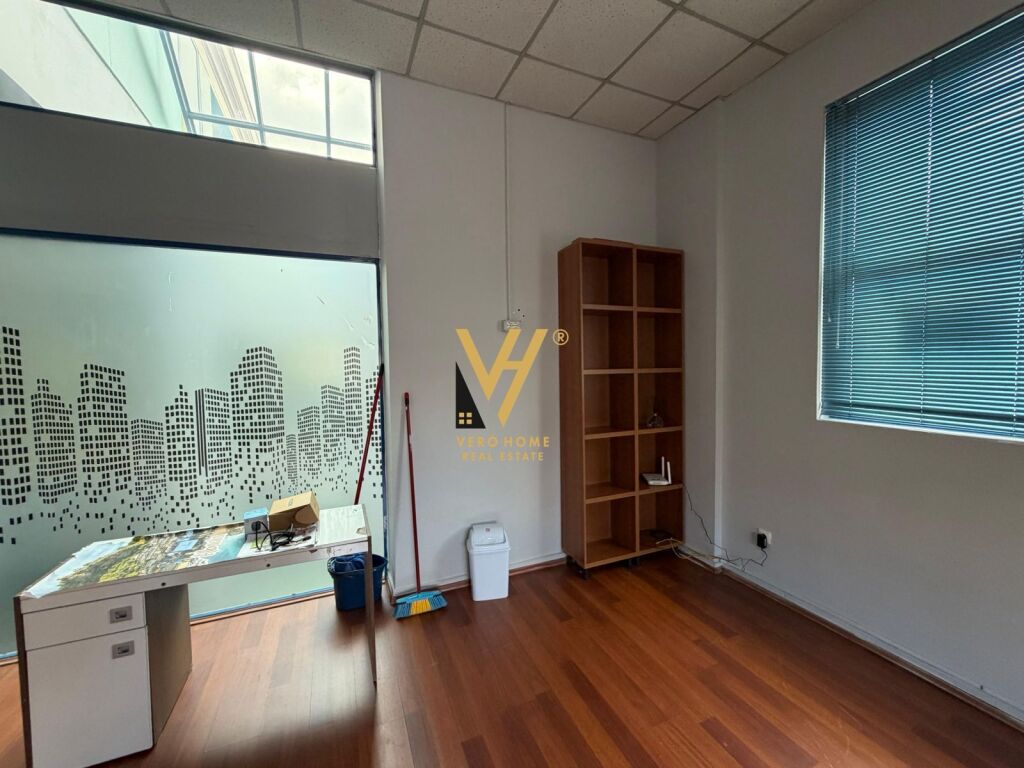 JEPET ZYRE 46 M2 ME QERA TE SHESHI WILLSON 600 EURO