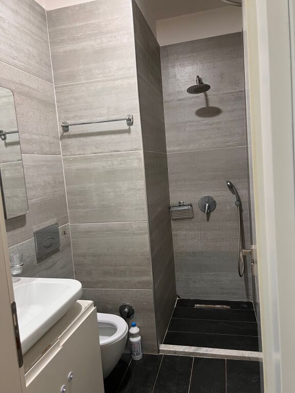 Affittasi 1+1 Lago Asciutto 40.000 lek