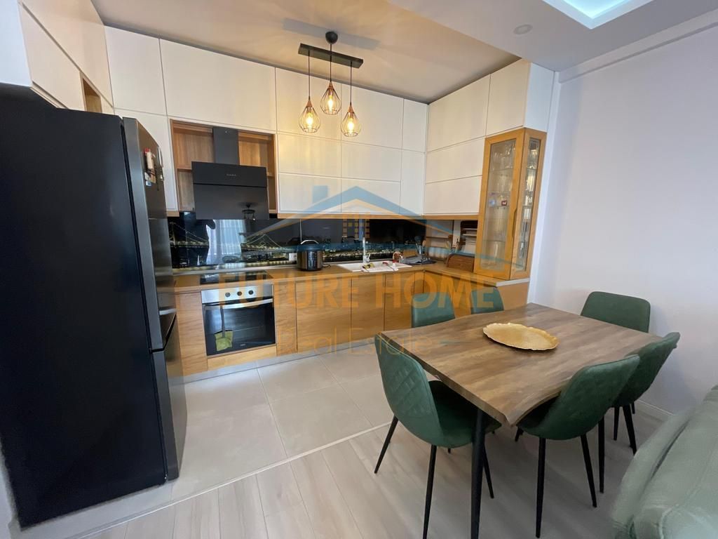 Qera, Apartament 1+1, Rruga e Dibrës, Tiranë. 700 €