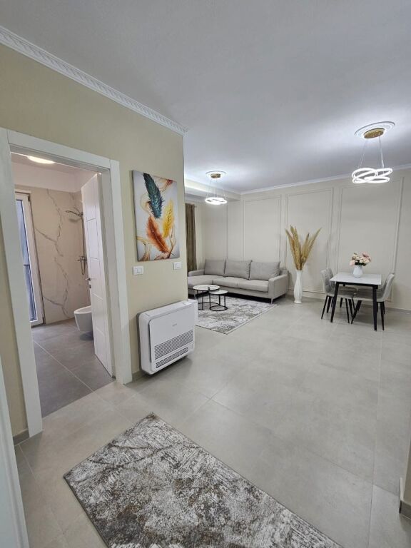 Apartament 2+1+ 2 per qera Astir Vila L 2 !