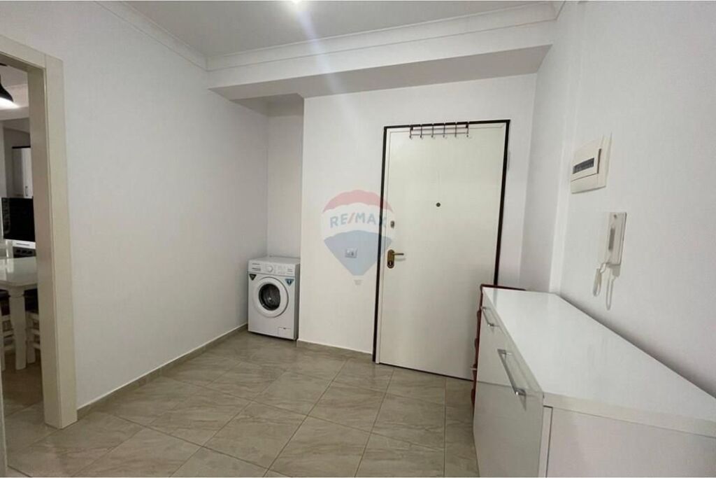 Apartament - Për Qira - Ish Fusha e Aviacionit, Tiranë