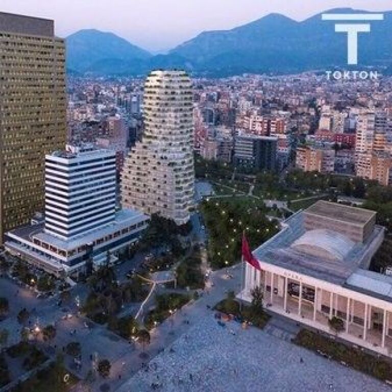 IN VENDITA, APPARTAMENTO 3+1, EDIFICIO SKANDERBEG, CENTRO, TIRANA