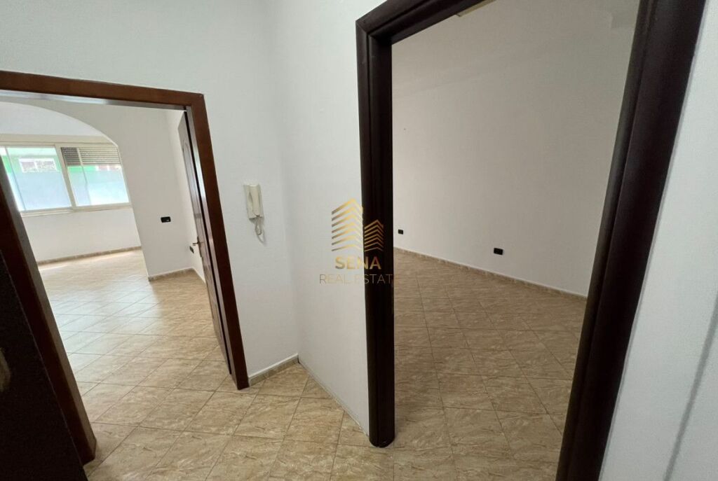 Qira, Ambient biznesi 1+1, Bllok, 60.000 Leke/muaj