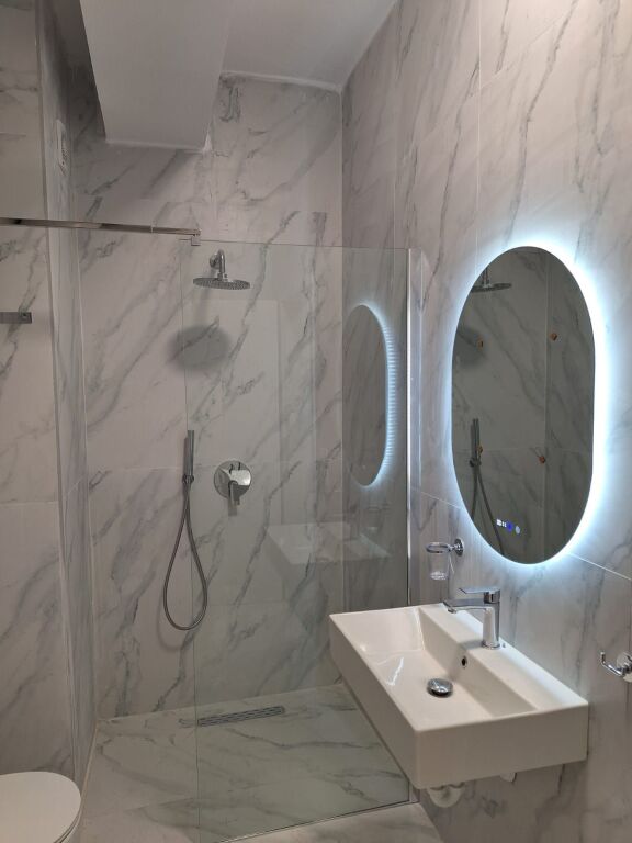 Tirane, jepet me qera apartament 1+1 Kati 4, 61 m² 43.000 LEK (Kompleksi Kaimi, ALI DEMI) PA KOMISION