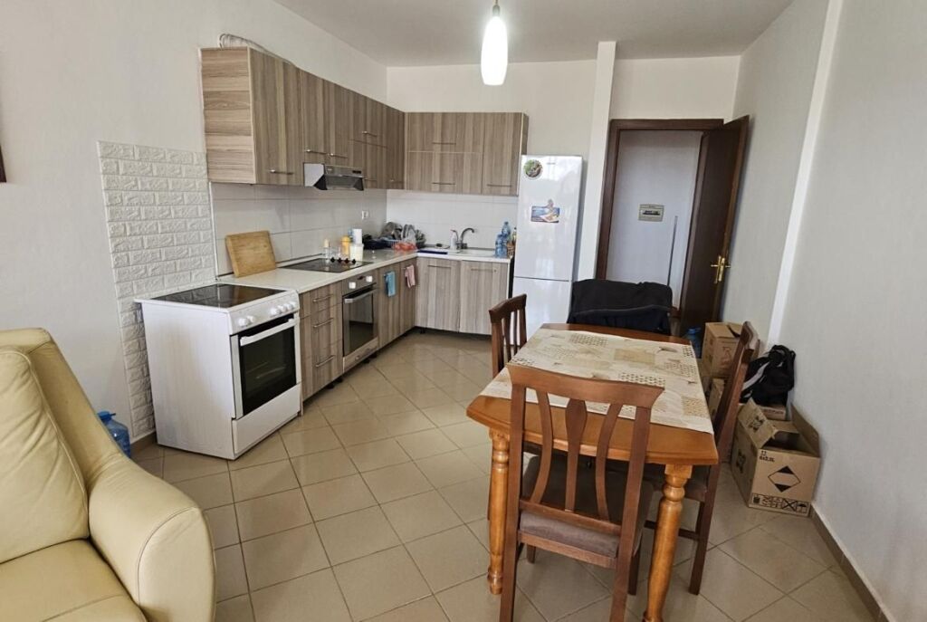 In Astir Vendesi Appartamento 2+1 Con Spazio Ampio e Posizione Perfetta!