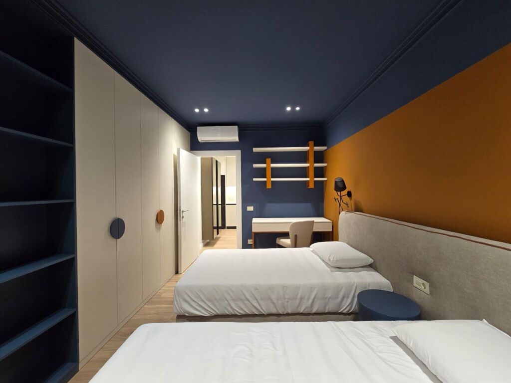 Jepet me qira apartament 2+1 tek Golden Tower  📍 Në një rezidencë moderne dhe të mirëadministruar.  ▪️ Sipërfaqe: 104 m² ▪️ Kati 6 ▪️ Post parkimi i përfshirë në katin -2 ▪️ Apartament i pabanuar më parë ▪️ Ambiente të bollshme dhe ndriçim natyral  💶 Çmimi: 1,500 € / muaj  