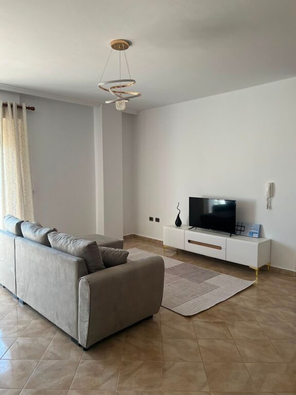 Apartament me qira 1*1 Te Komuna Parisit