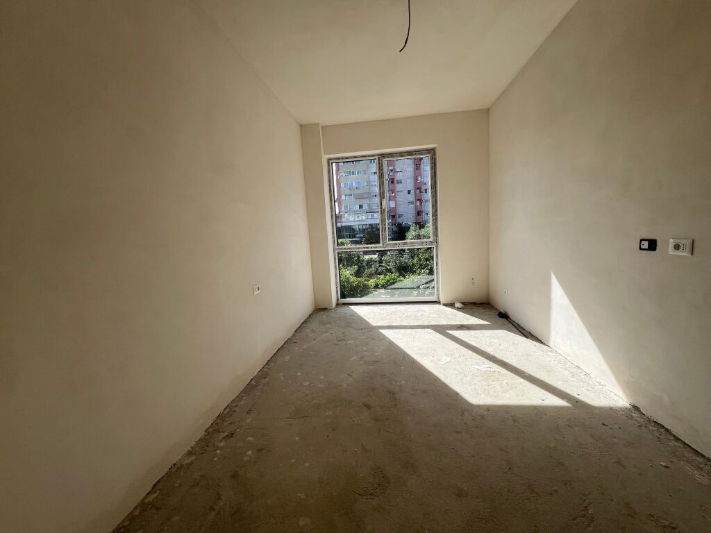 Shitet apartament 1+1 Ish fusha e Aviacionit